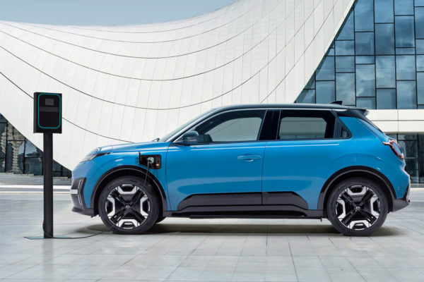 002-New-2025-Nissan-Micra-EV